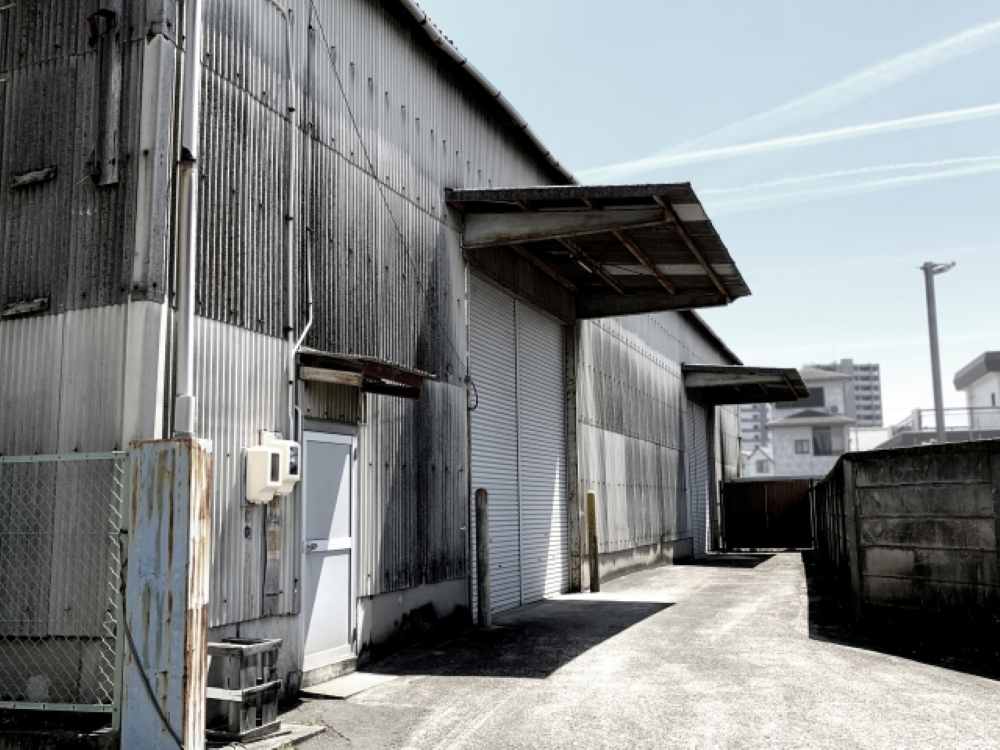 プロの技術で解決する！雨樋・シャッターの改修工法と機能回復